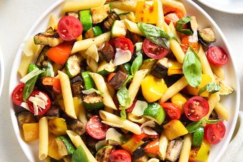 Bratowa na święta przyniosła sałatkę królewską. Tak pyszna, że poprosiłam o przepis i zrobię na sylwestra