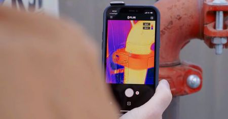 Twój smartfon może mieć wypasioną kamerę termowizyjną. Ale cena zwala z nóg