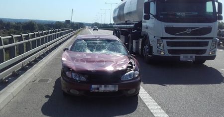 Z otwartą maską, bez szyb i prawa jazdy. Nietypowa interwencja na obwodnicy Elbląga