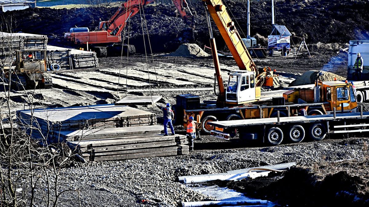 Ustawianie wieży wiertniczej w Szaflatach opóźniło się o ok. trzy miesiące z uwagi na warunki geologiczne