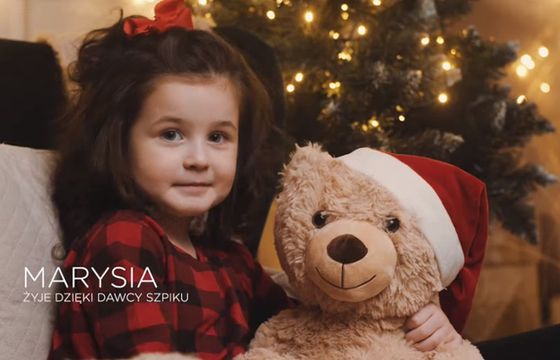 5-letnia Marysia składa #cicheżyczenia w świątecznym spocie Fundacji DKMS