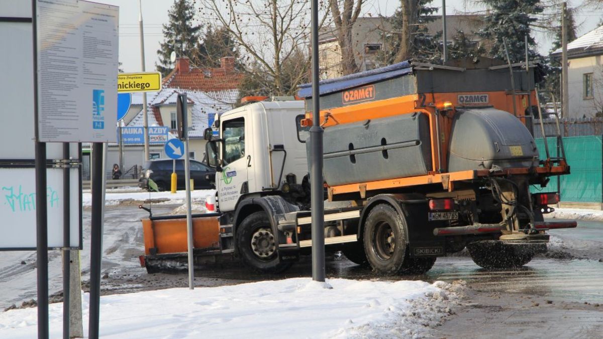 Burmistrz Marek zdradził, ile kosztuje odśnieżanie dróg