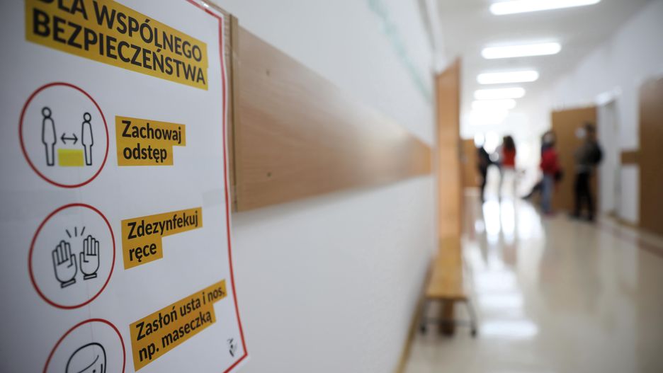 Koronawirus. Zmarł zakażony nauczyciel z Warszawy