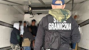 Odkrycie na A2. Sprawdzili ciężarówkę. "Pełna migrantów"