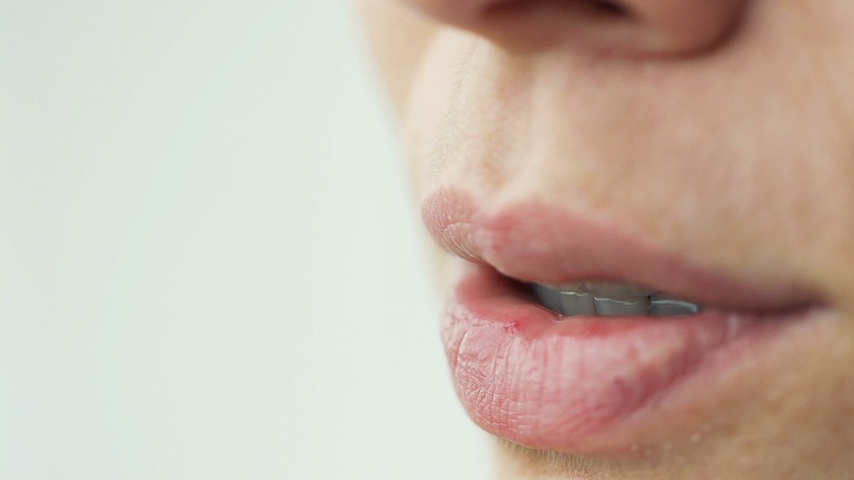 Stres powoduje nieświeży oddech. Zobacz, co jeszcze (WIDEO)