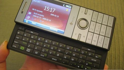 Cellna recenzja: HTC S740 1