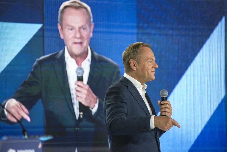 WARSAW, MAZOWIECKIE, POLAND - 2022/05/27: Donald Tusk, top opposition leader speaks during the convention. The convention of the Civic Platform (Platforma Obywatelska PO) - the largest opposition party in Poland held a convention under the title "Helpful Poland". The main topic was galloping inflation and the deteriorating living conditions of average citizens. The convention was chaired by Donald Tusk - the chairman of the Civic Platform and former prime minister. (Photo by Attila Husejnow/SOPA Images/LightRocket via Getty Images)
