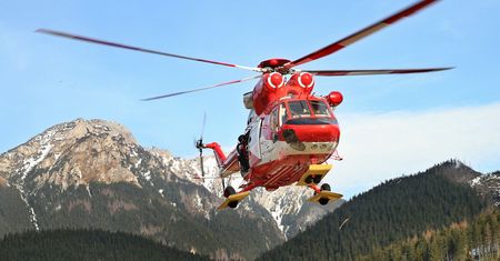 Karkonosze. 21-latek spadł z punktu widokowego w trakcie nawałnicy