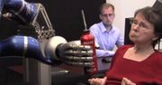 Projekt BrainGate. Sparaliżowana kobieta za pomocą myśli steruje ramieniem robota