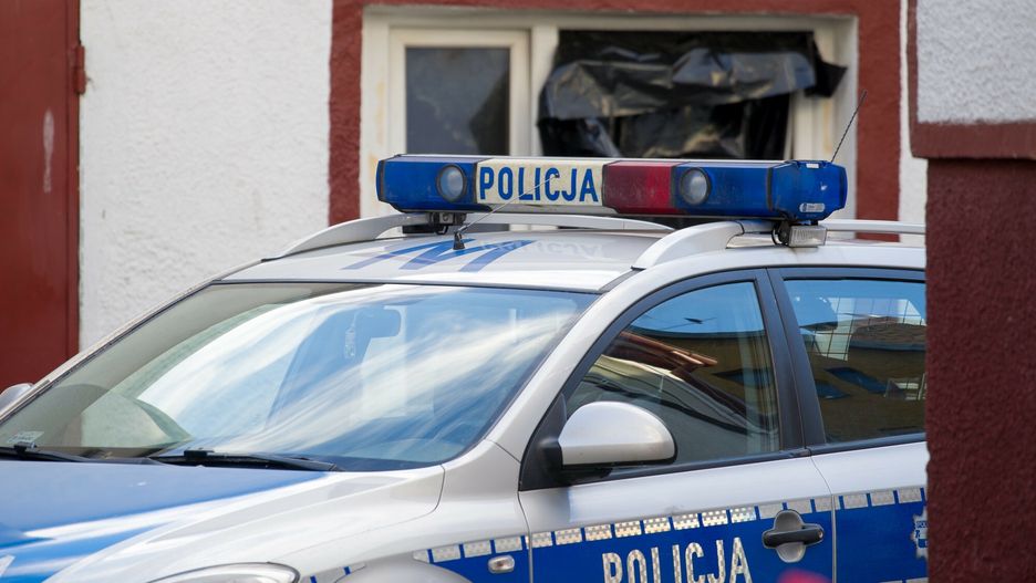 Strażacy i policjanci w Golicy niedaleko Koszalina w Zachodniopomorskiem po kilku godzinach poszukiwań odnaleźli 2,5-letniego Huberta. 