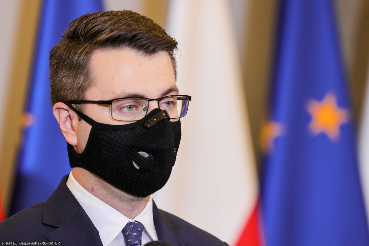 Piotr Müller. Rzecznik rządu o kolejnych obostrzeniach w Polsce