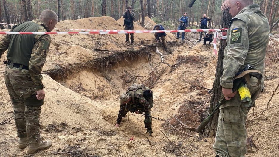 W Iziumie w obwodzie charkowskim znaleziono masowy grób z 440 ciałami zamordowanych osób