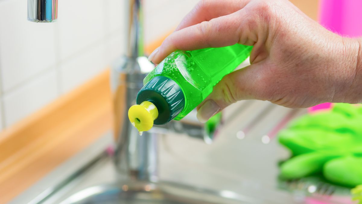 Zamrożony płyn do mycia naczyń ma ciekawe zastosowanie 