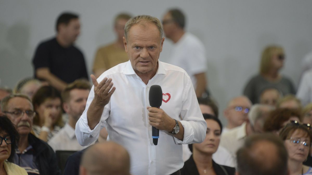 Spotkanie premiera Donalda Tuska z mieszka?cami Pabianic
26.07.2025 Pabianice. Premier RP Donald Tusk spotkal sie z mieszkancami miasta. Fot. Piotr Kamionka/REPORTER
N/z: Donald Tusk
PIOTR KAMIONKA/REPORTER