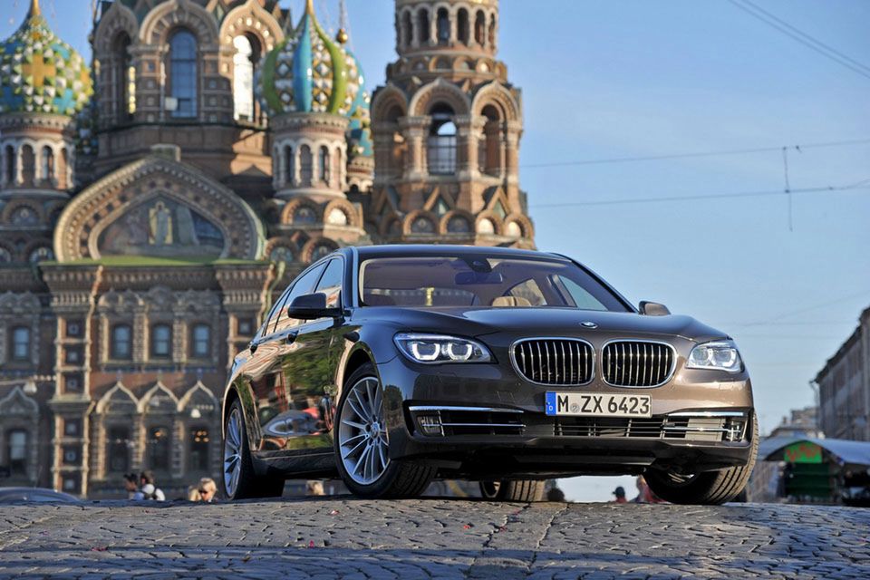 BMW serii 7 2013 (74)