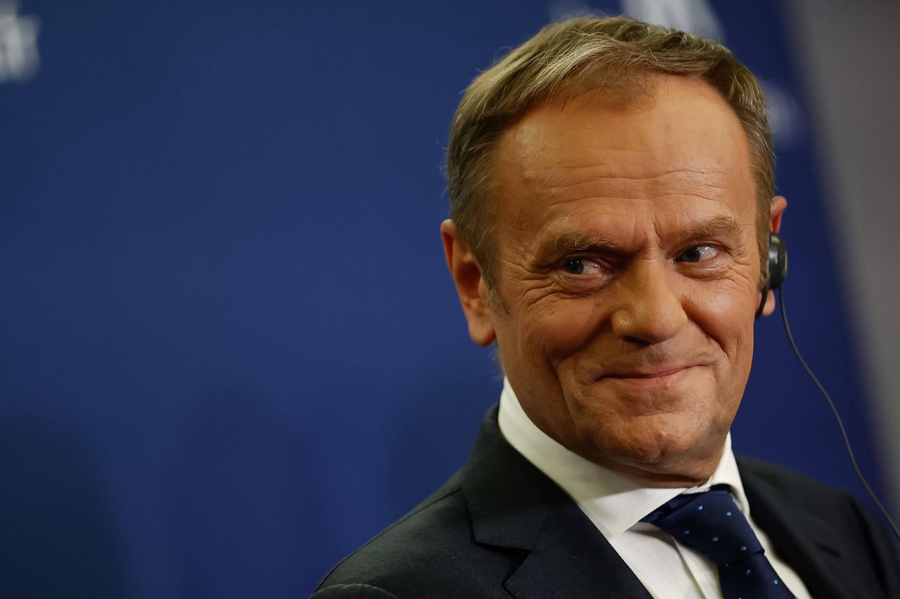 Tusk znowu jeździ samochodem. Odzyskał prawo jazdy