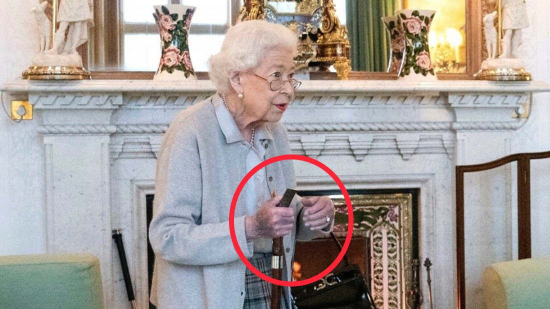 Na dłoniach królowej widać wyraźne zasinienie. Czy to objaw choroby?