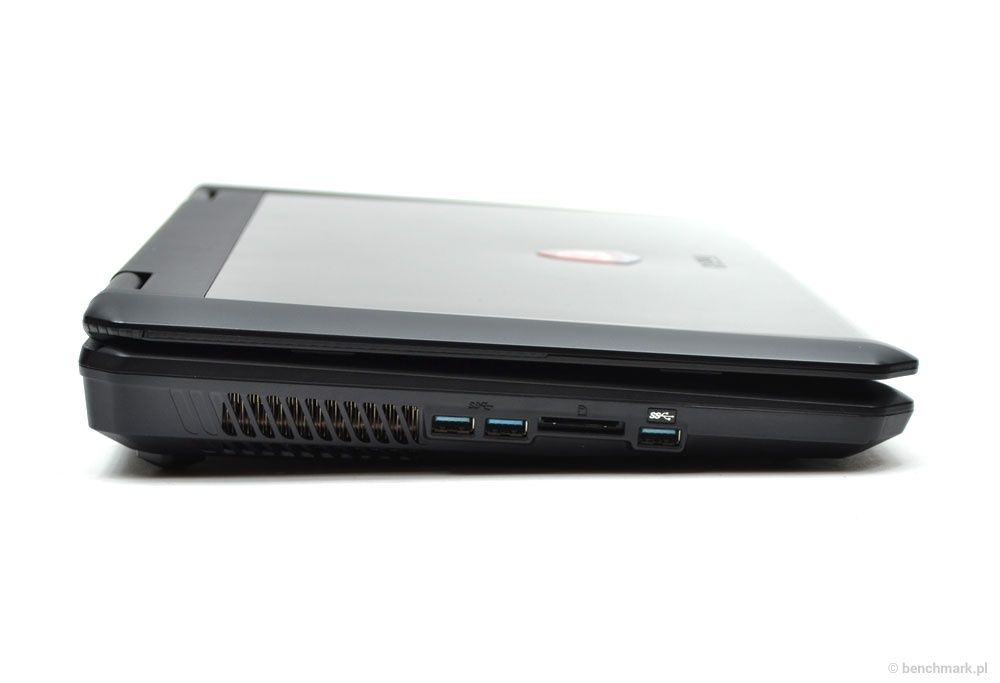 MSI GT60 lewy bok