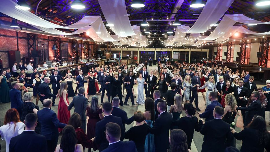 Studniówka 2024. Cena tegorocznego balu maturzystów jest wysoka