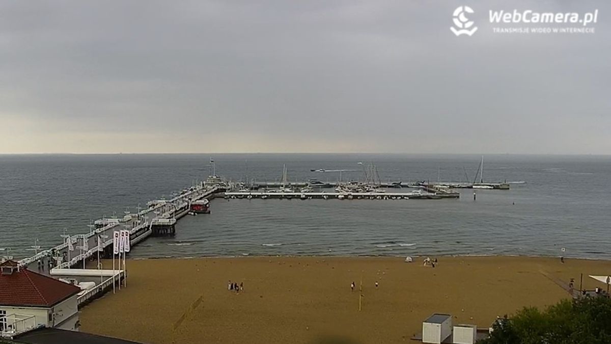 Sopocka plaża opustoszała  