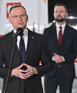 "Szczególny szacunek". Andrzej Duda oddał cześć zmarłym żołnierzom