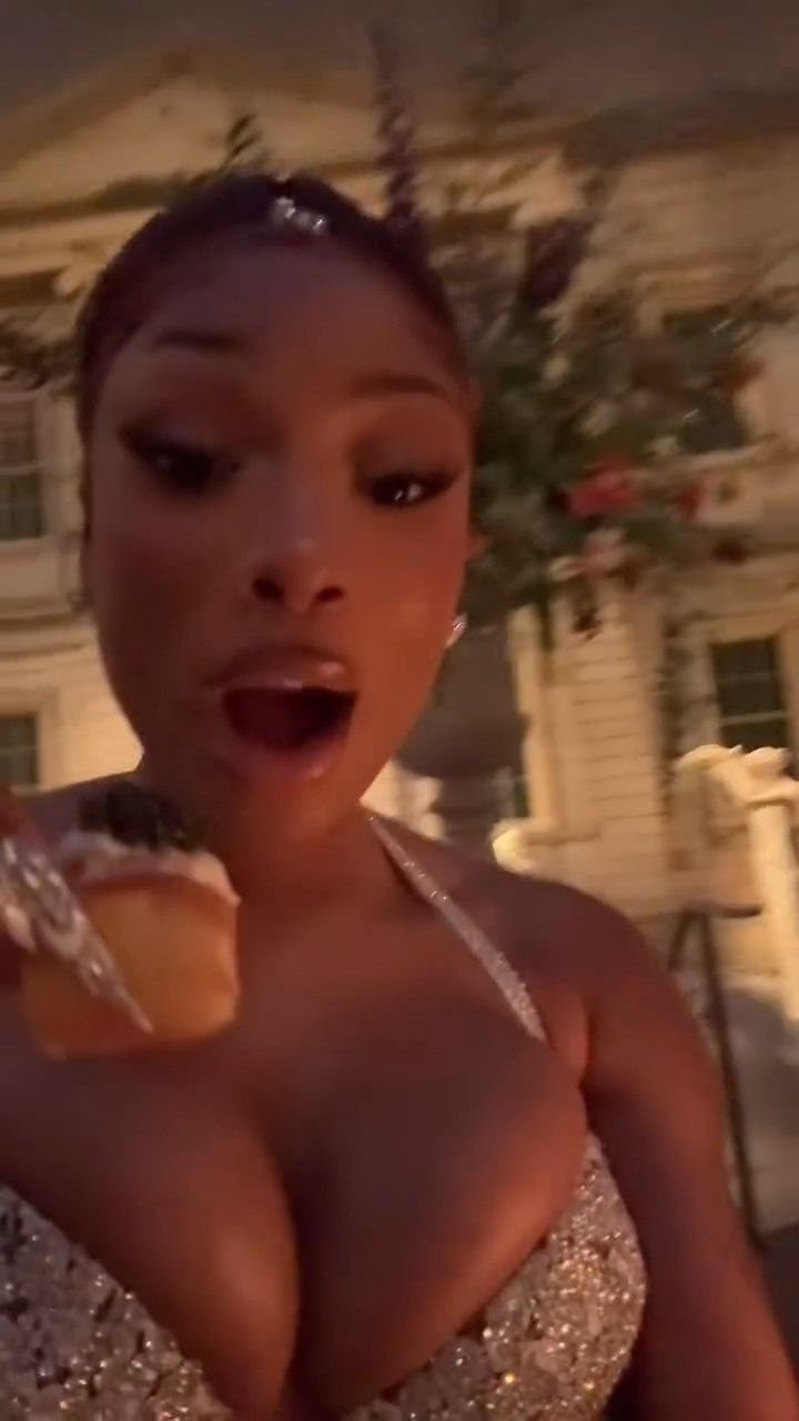 Megan Thee Stallion testowała przekąski na Met Gali