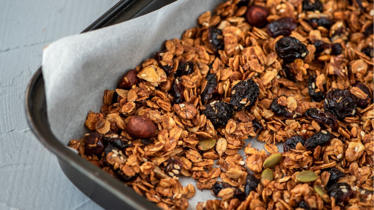 Granola to pomysł na zdrowe i pożywne śniadanie