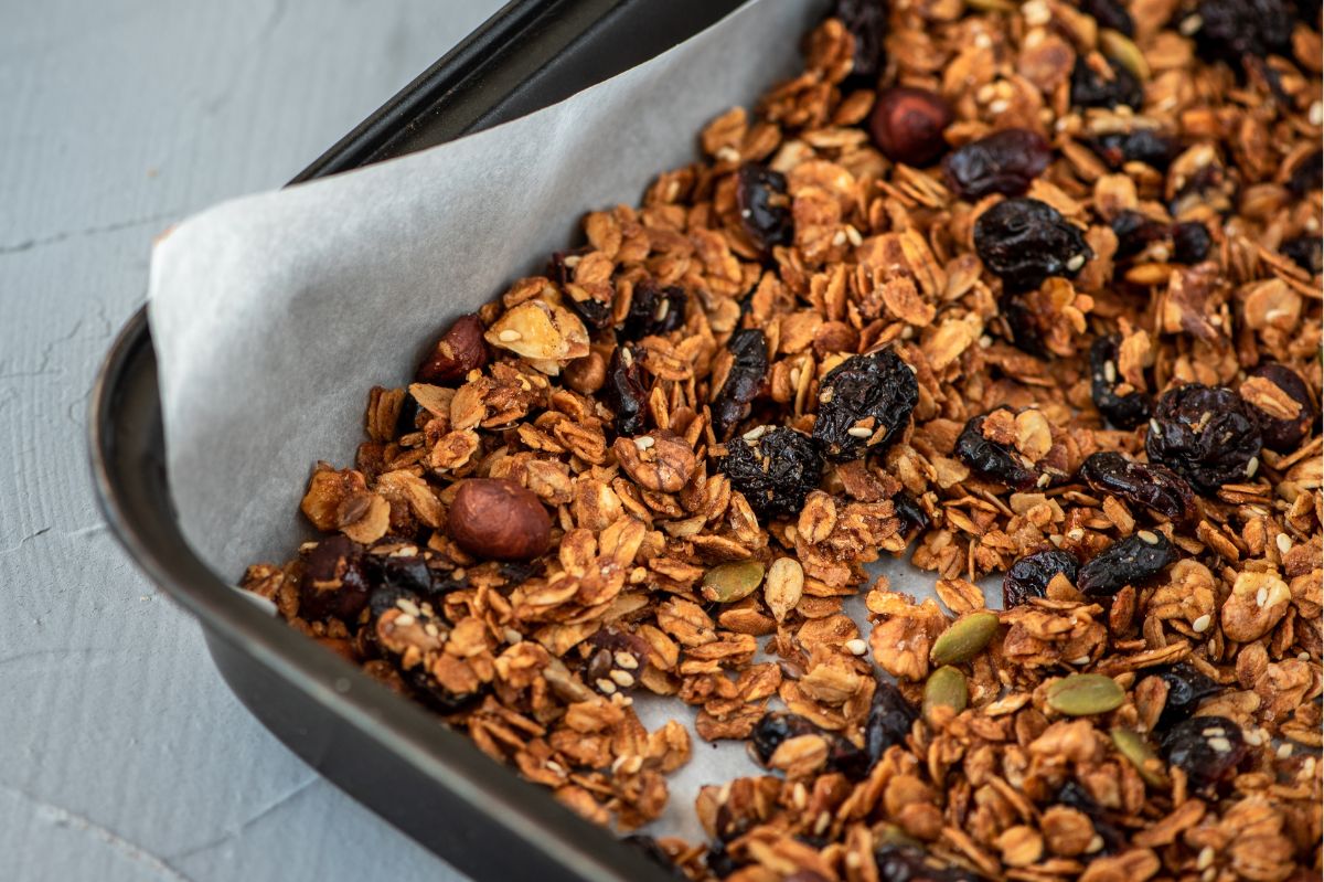 Granola to pomysł na zdrowe i pożywne śniadanie