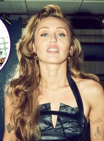 Miley Cyrus znów zamieni się w Hannah Montanę? Dostała zgodę od Disneya