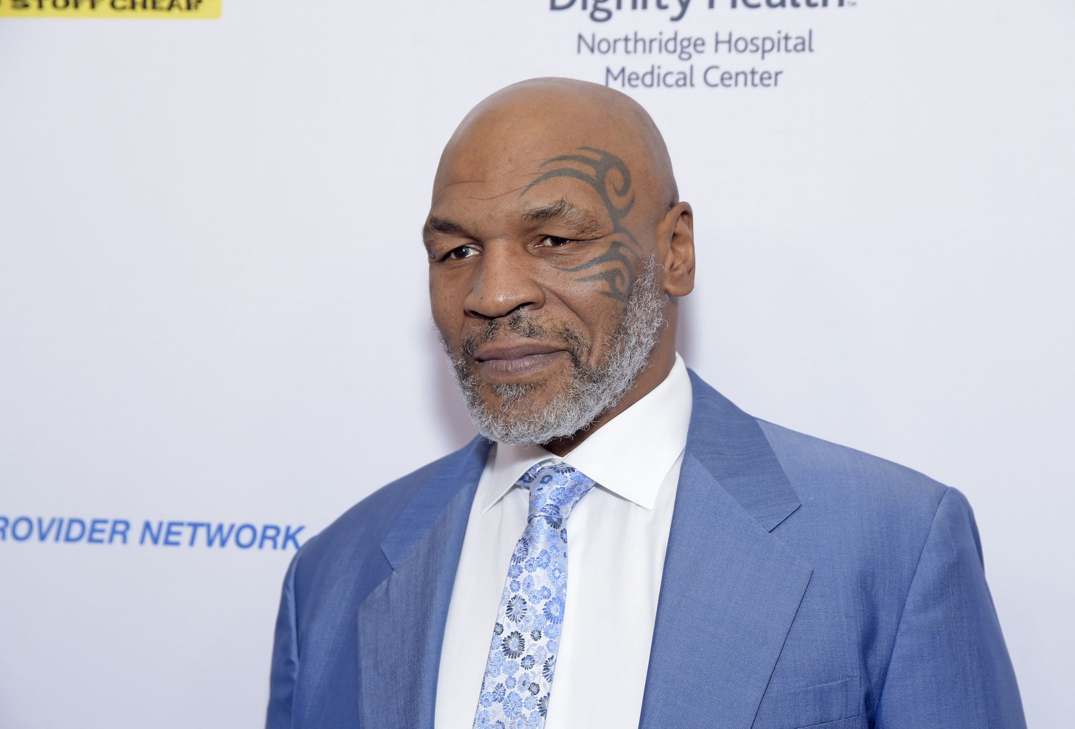 Mike Tyson POBIŁ fana w samolocie