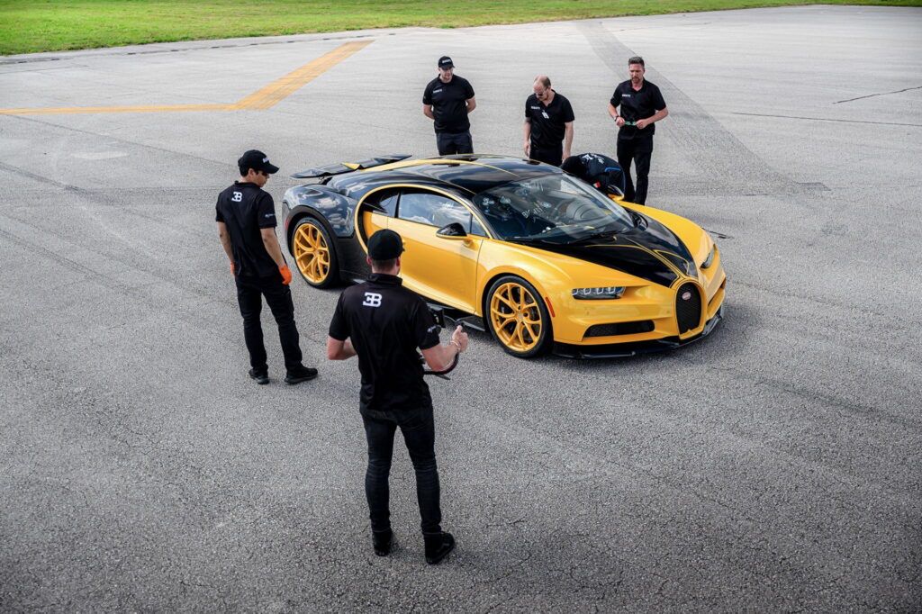 Bugatti Chiron na torze