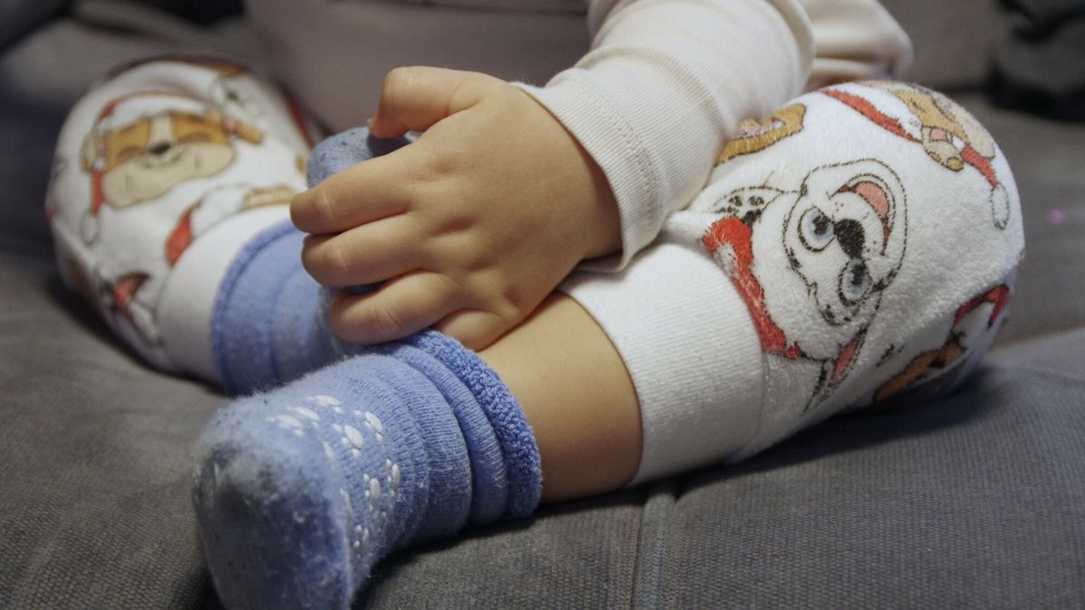 Stock Marek Bazak
Fot. Zofia i Marek Bazak/East News,  N/z niemowle, nozki i reka dziecka.
ZOFIA BAZAK