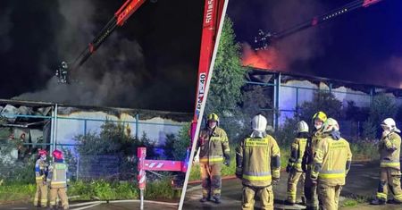 Spłonęła hala pod Puckiem. "Trwa rozbiórka"