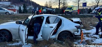 Radomierz: Groźne zdarzenie na DK5. Osiem osób rannych, poważne utrudnienia w ruchu