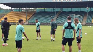 Piłkarze GKS Katowice rozpoczęli przygotowania do sezonu na starym stadionie przy Bukowej. Pierwszy trening ze ślubem w tle