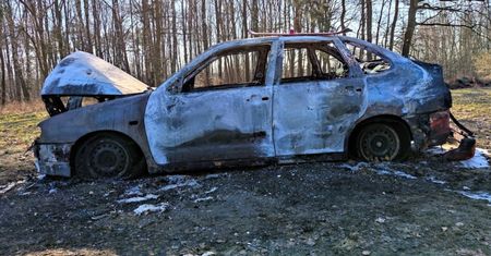 Spalony seat skrywał mroczną tajemnicę. Śląska policja pokazała zdjęcia