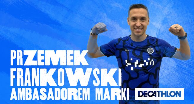 Piłkarz Przemysław Frankowski ambasadorem Decathlonu