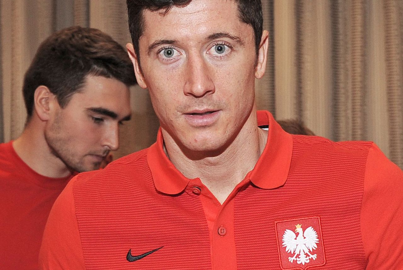 W materiale TVP Sport Robert Lewandowski nie mówi o tęczowej opasce 
