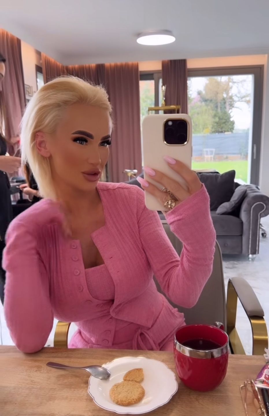 Iza Macudzińska pokazała się bez doczepów