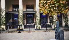 Netflix promuje "Wednesday" w popularnym warszawskim bistro