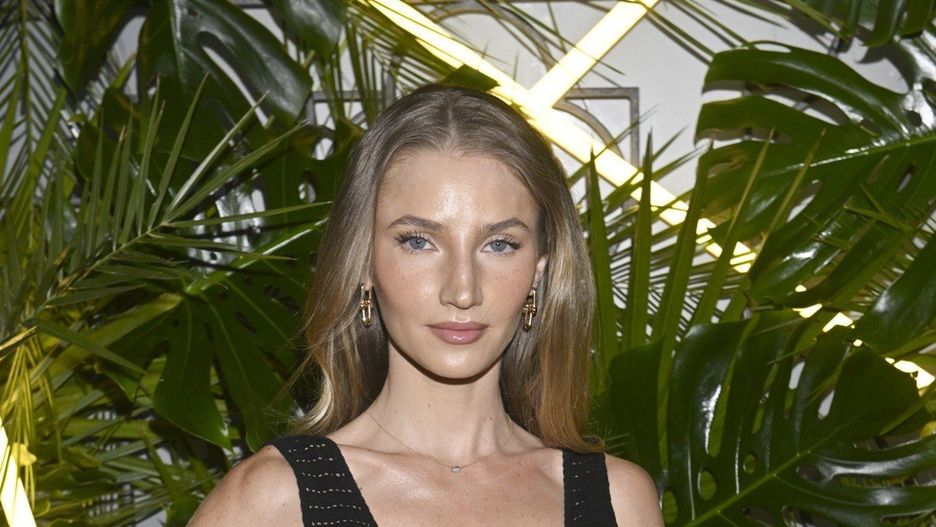 W trudnych chwilach piłkarz może liczyć na wsparcie swojej ukochanej Agaty Sieramskiej. Influencerka i instruktorka fitness jest bardzo aktywna w mediach społecznościowych, gdzie promuje zdrowy tryb życia i zachęca do regularnych ćwiczeń. W przeszłości próbowała swoich sił w modelingu.