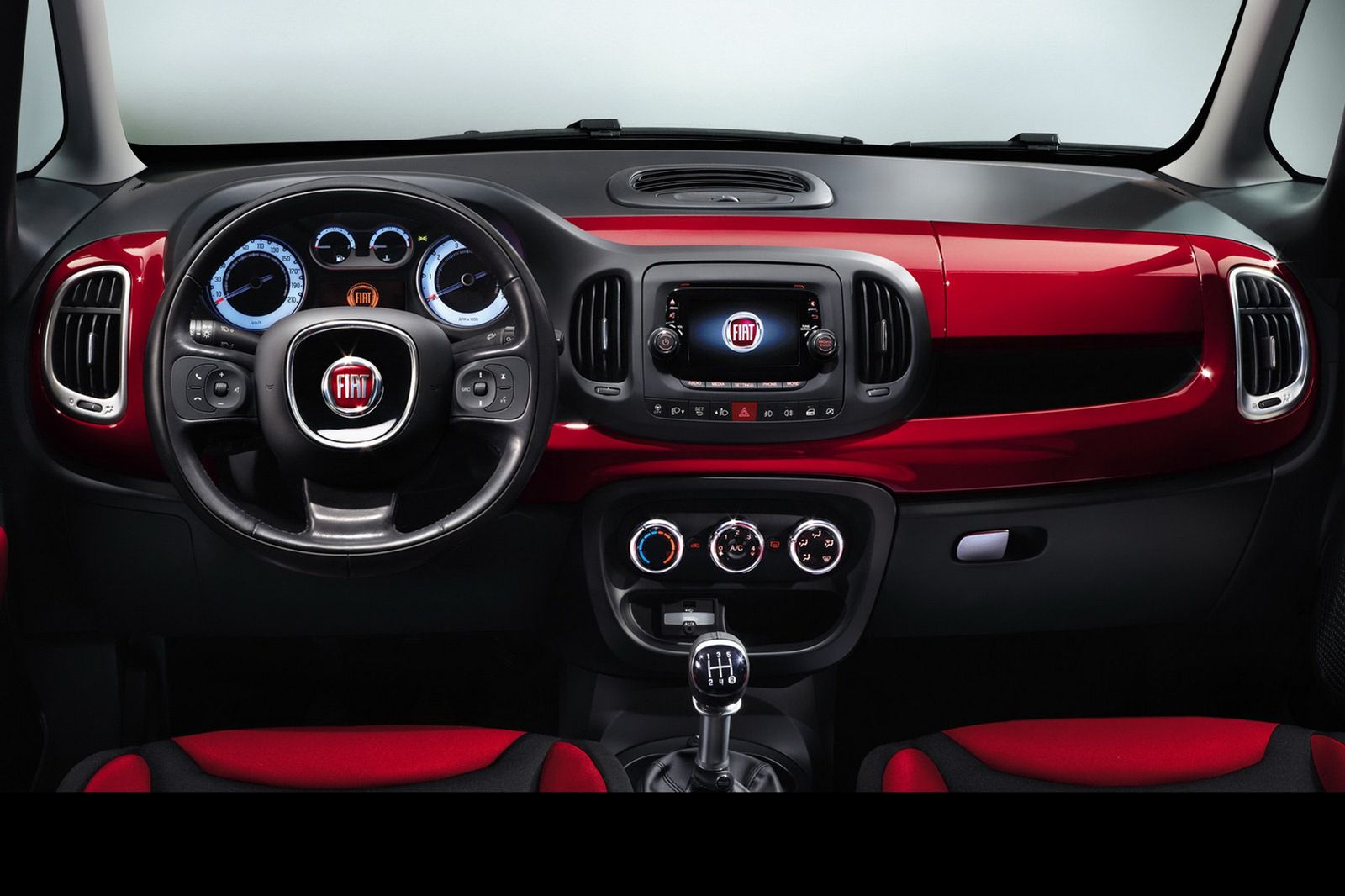 Fiat 500L - obszerna galeria zdjęć 36