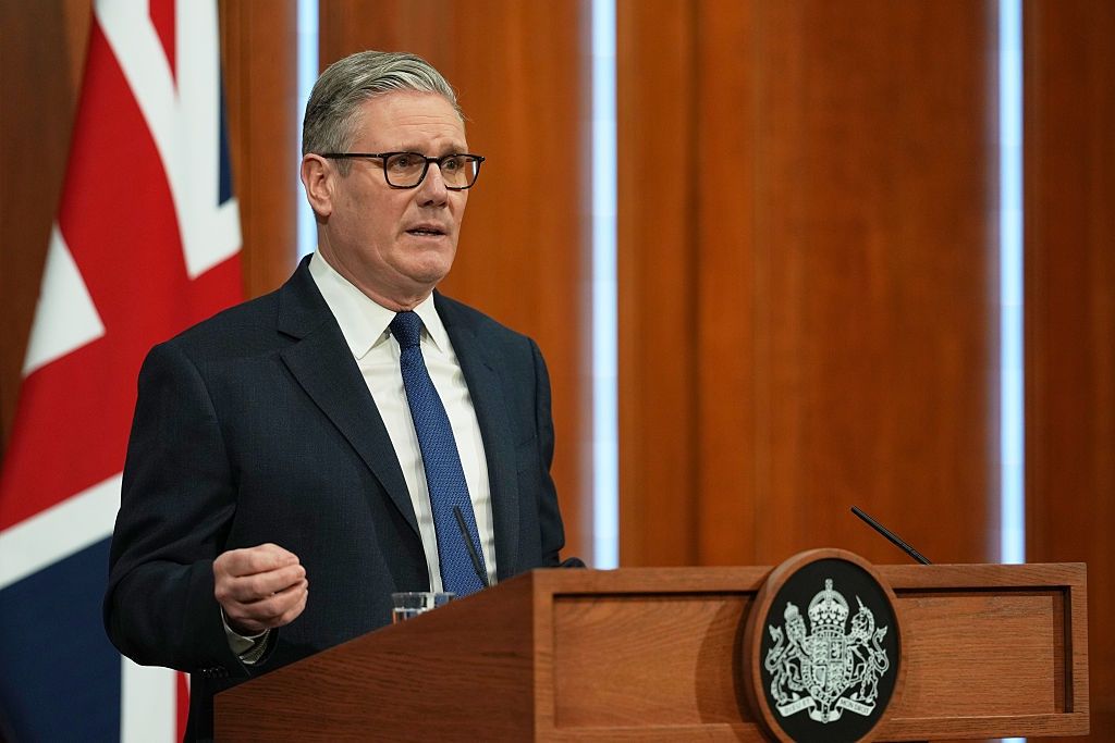 Starmer apeluje o silniejsze więzi z UE wobec wojny w Iranie