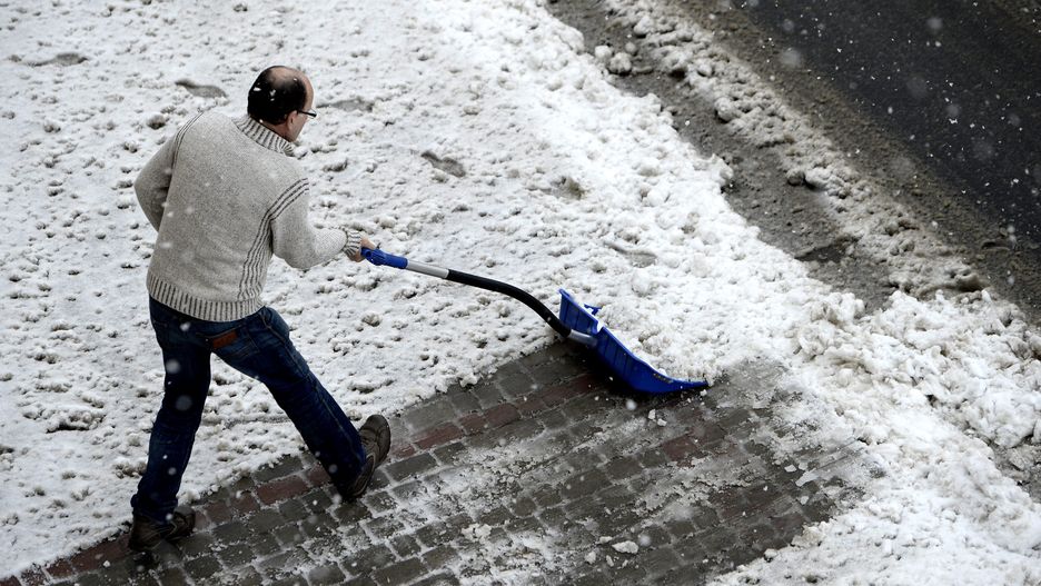 Odśnieżanie chodników jest obowiązkiem właścicieli nieruchomości