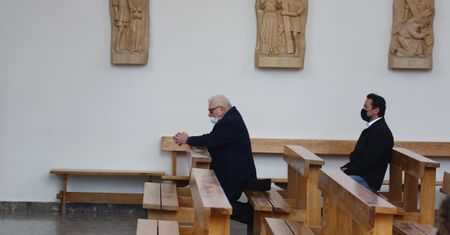 Wałęsa na wielkanocnej mszy. Nie obyło się bez gaf