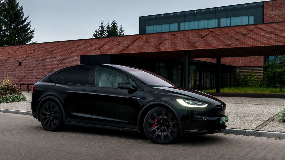 Tesla Model X Plaid