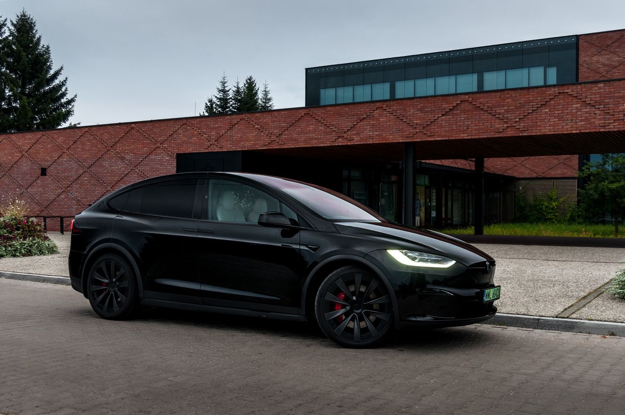 Tesla Model X Plaid