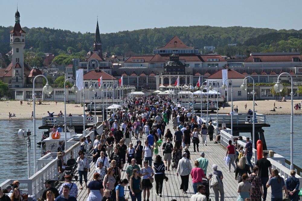 molo
Sopot, 01.05.2024. Wiosenny wypoczynek na Molo w Sopocie, 1 bm. Trwa d�ugi weekend majowy. (jm) PAP/Adam War�awa
Adam War�awa
maj�wka, pla�a, sopot sopocie, weekend majowy, wypoczynek, Ba�tyckie, Ba�tyk, ludzie, maj, morze, molo