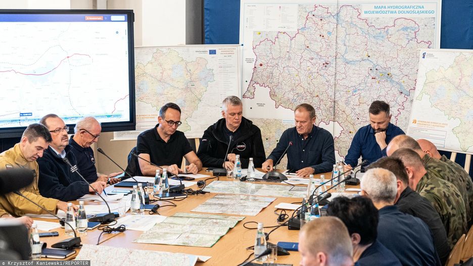 Sztab kryzysowy we Wroclawiu z udzialem Donalda Tuska
17.09.2024 Wroclaw Posiedzenie sztabu kryzysowego  n/z Donald Tusk Tomasz Siemoniak Wlodimierz Kosiniak-Kamysz fot. Krzysztof Kaniewski/REPORTER
Krzysztof Kaniewski/REPORTER