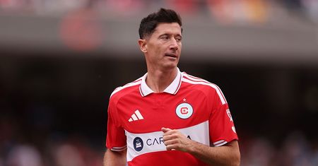 Bezradny Lewandowski tylko rozkładał ręce. Wymowna reakcja na grę kolegów